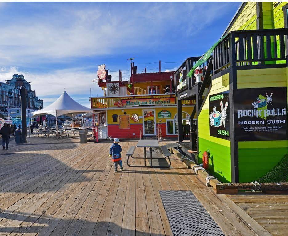 Fisherman'S Wharf Bed & Breakfast วิกตอเรีย ภายนอก รูปภาพ