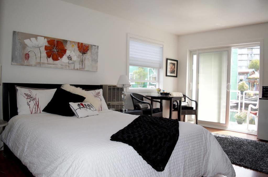 Fisherman'S Wharf Bed & Breakfast วิกตอเรีย ภายนอก รูปภาพ